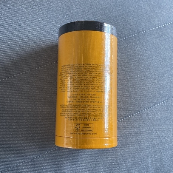 Acqua Di Parma Face Moisturizing Face Cream - Picture 4 of 5